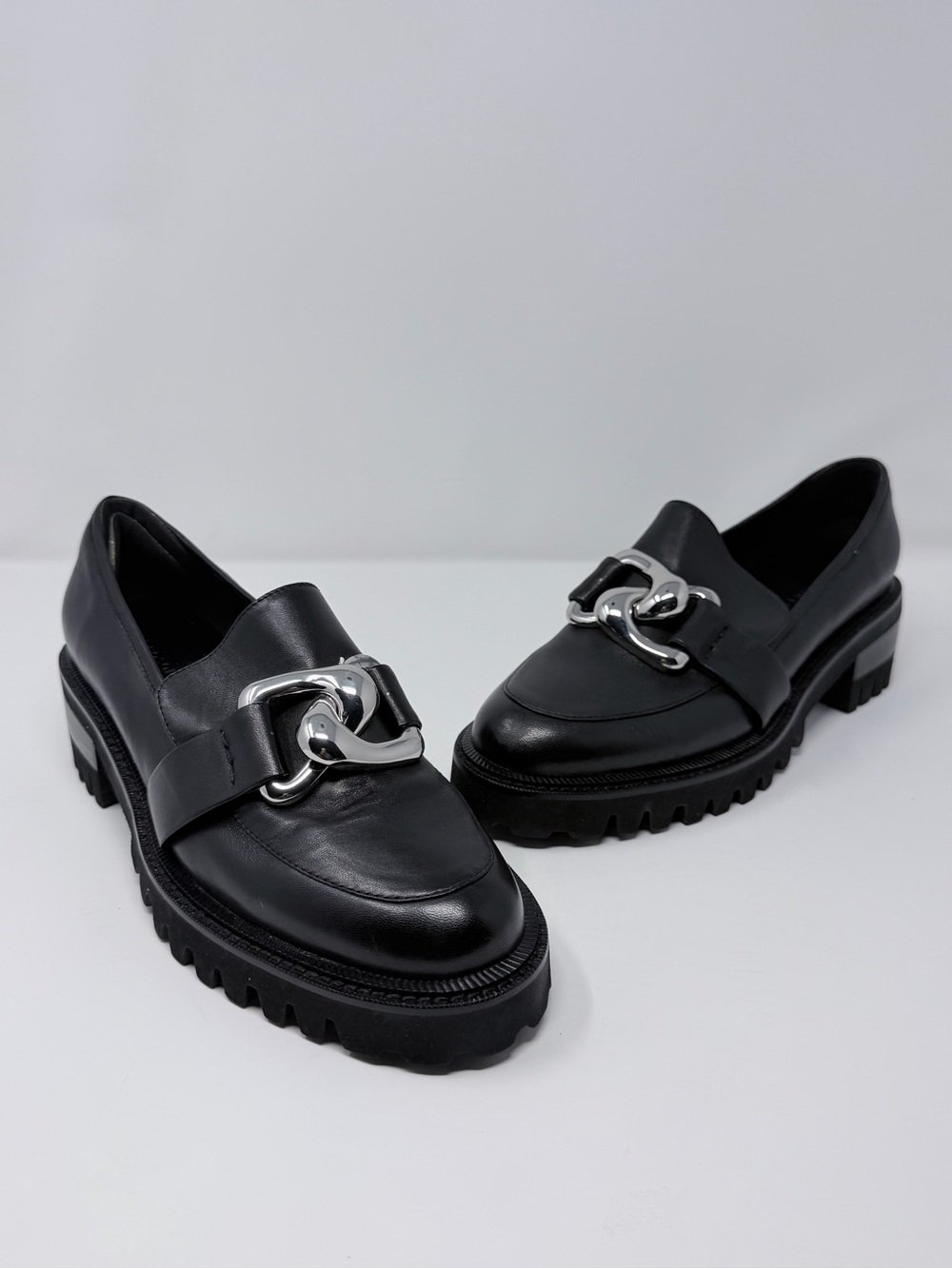 Aerosoles Women’s Size 9 Black Chain Loafers Lug Sole Chunky Platform Shoes